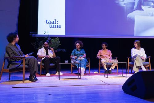 Gespreksleider: Hasna El Maroudi - panelleden: Wesley dos Santos, Babs Gons, Raoul de Jong en Anne-Sophie Ghyselen