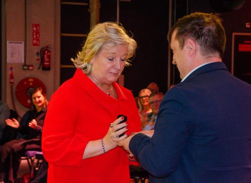 Frieda Steurs ontvangt de erepenning