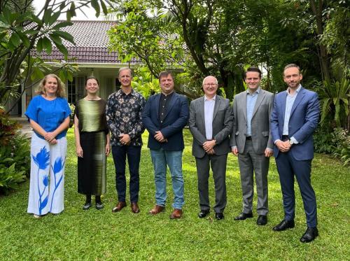 Werkoverleg met de Belgische en Nederlandse ambassadeurs en medewerkers.