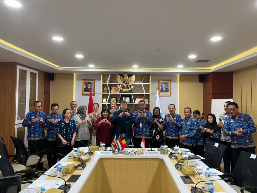 Werkoverleg met dr. Mego Pinandito, directeur van het ANRI - het Nationaal Arachief - en zijn afdelingshoofden en vertegenwoordigers uit de neerlandistiek.